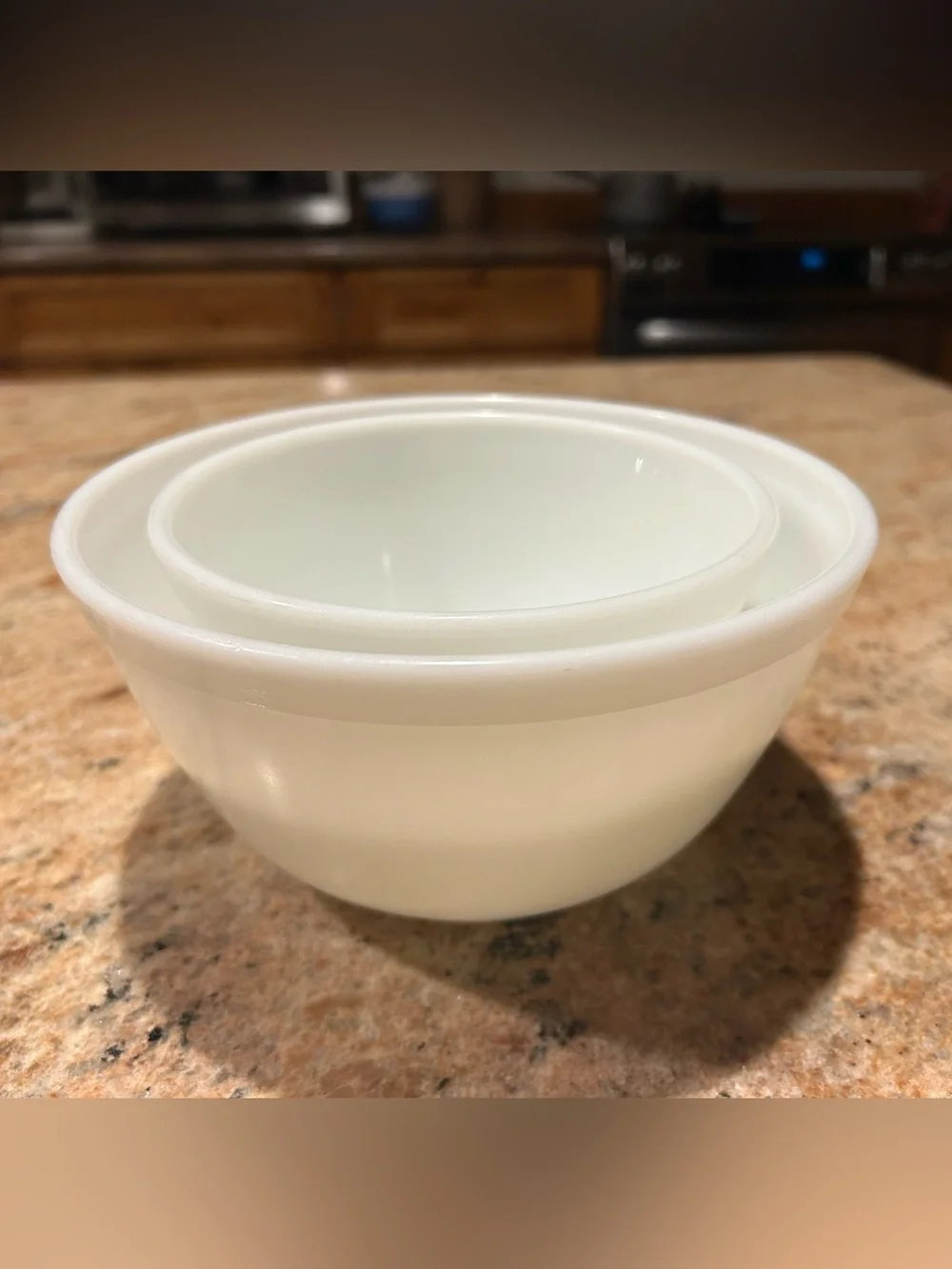 Pyrex TRADE MARK #402 1 1/2Qt Opal Glass & #401 1 1/2Pint Nesting Mixing Bowls